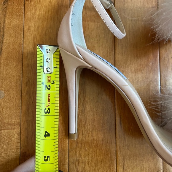 Steve Madden Heels with feathers - Picture 4 of 10